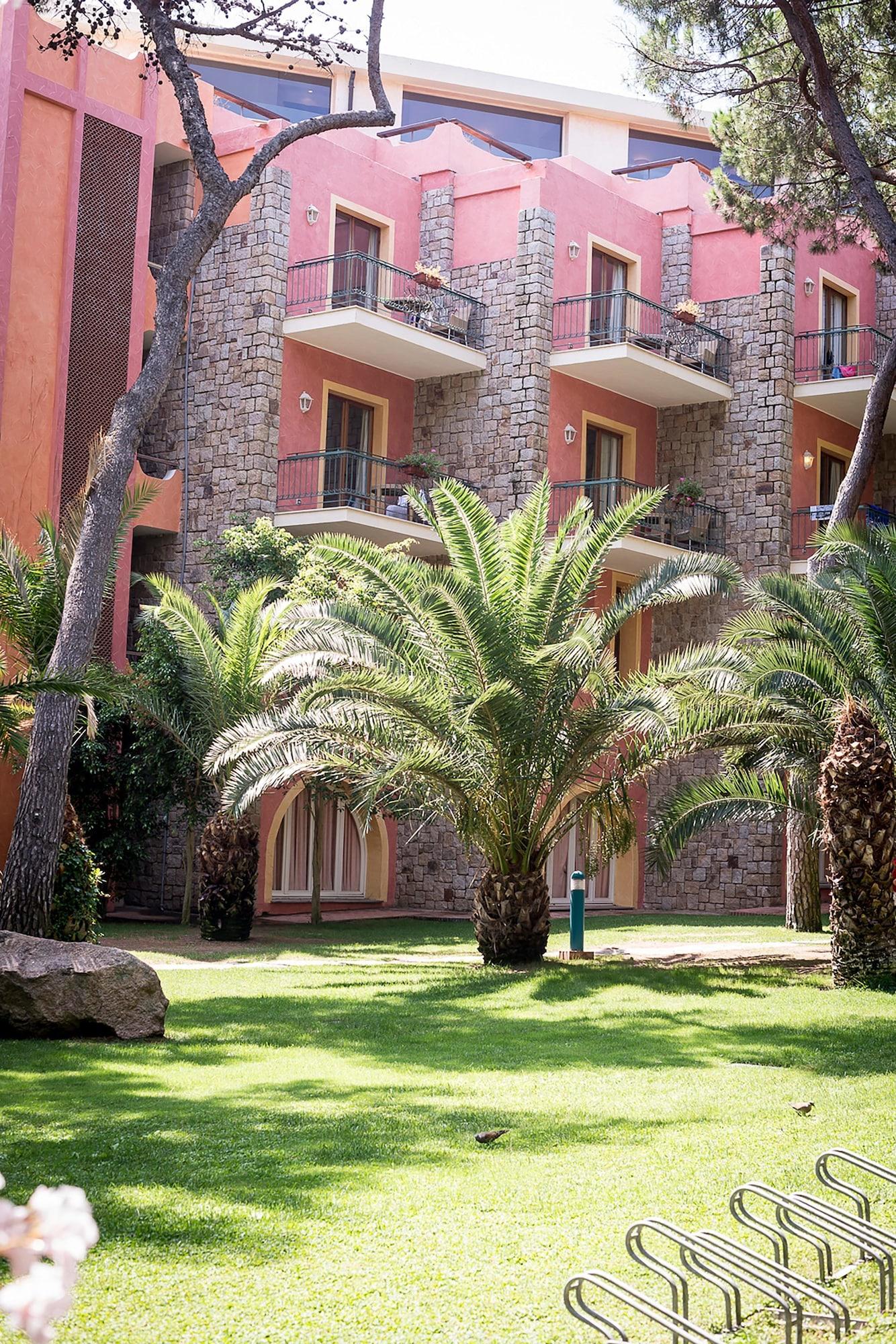Forte Village Resort - Il Castello Santa Margherita di Pula Exterior foto