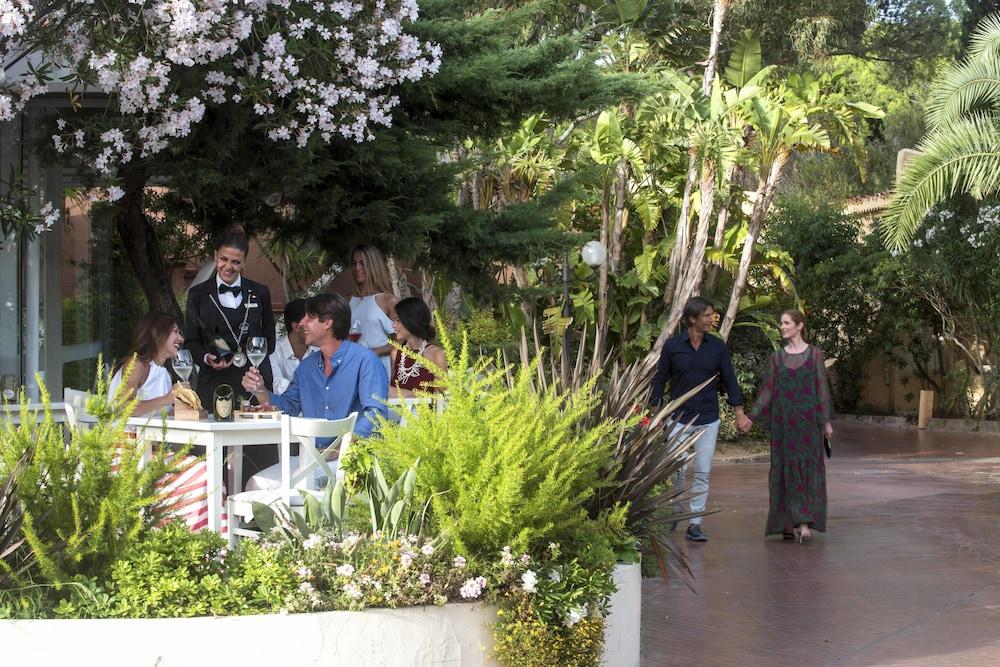 Forte Village Resort - Il Castello Santa Margherita di Pula Exterior foto